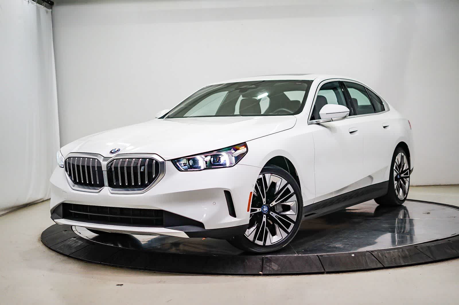 2025 BMW i5 xDrive40 -
                  Van Nuys, CA