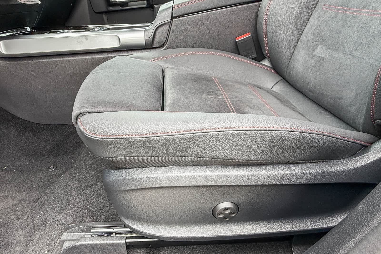 Thumbnail: 2024 Mercedes-Benz EQB - 21