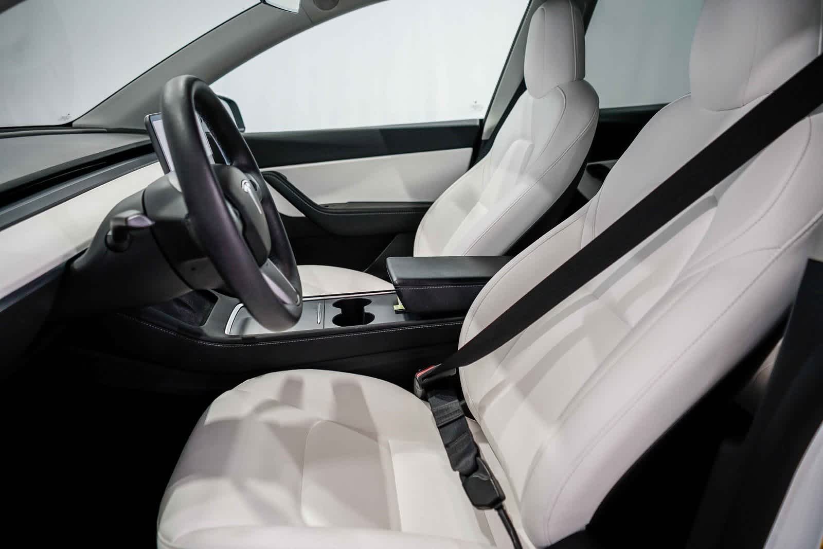 Thumbnail: 2022 Tesla Model Y - 17