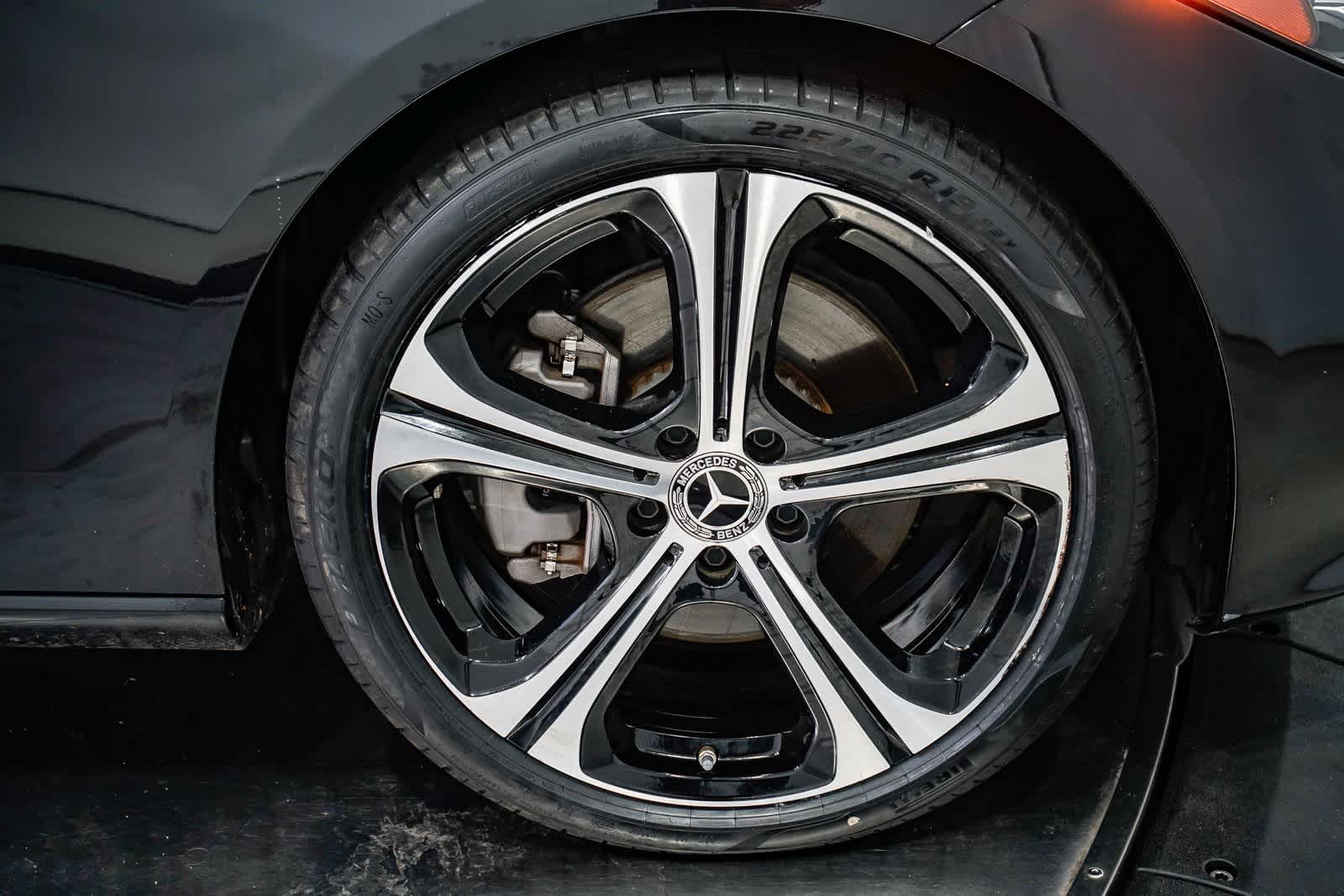 Thumbnail: 2023 Mercedes-Benz C-Class - 10