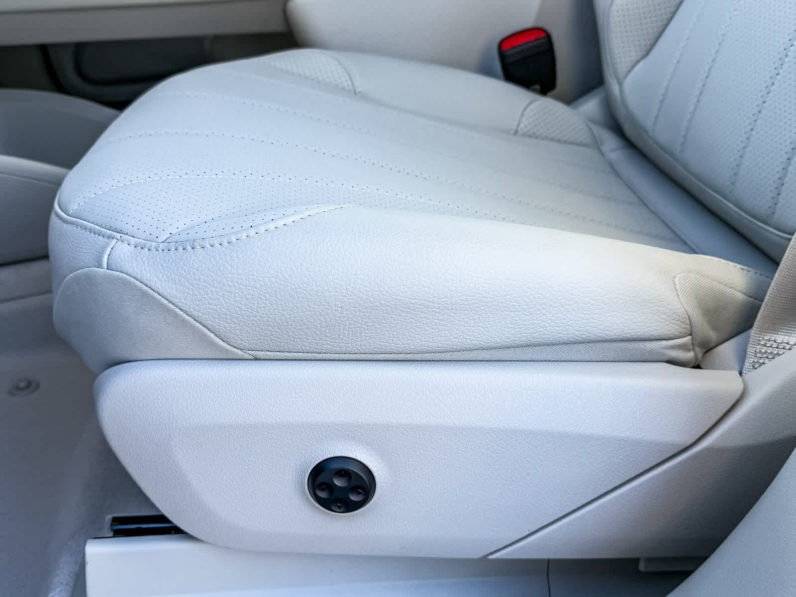 Thumbnail: 2026 Mercedes-Benz EQE - 21