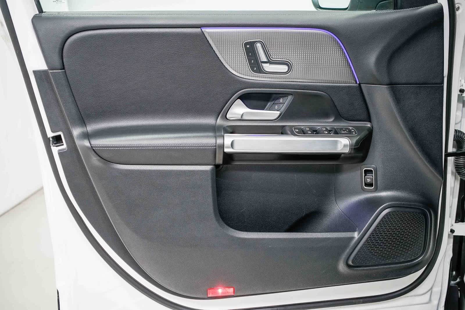 Thumbnail: 2021 Mercedes-Benz GLB - 18