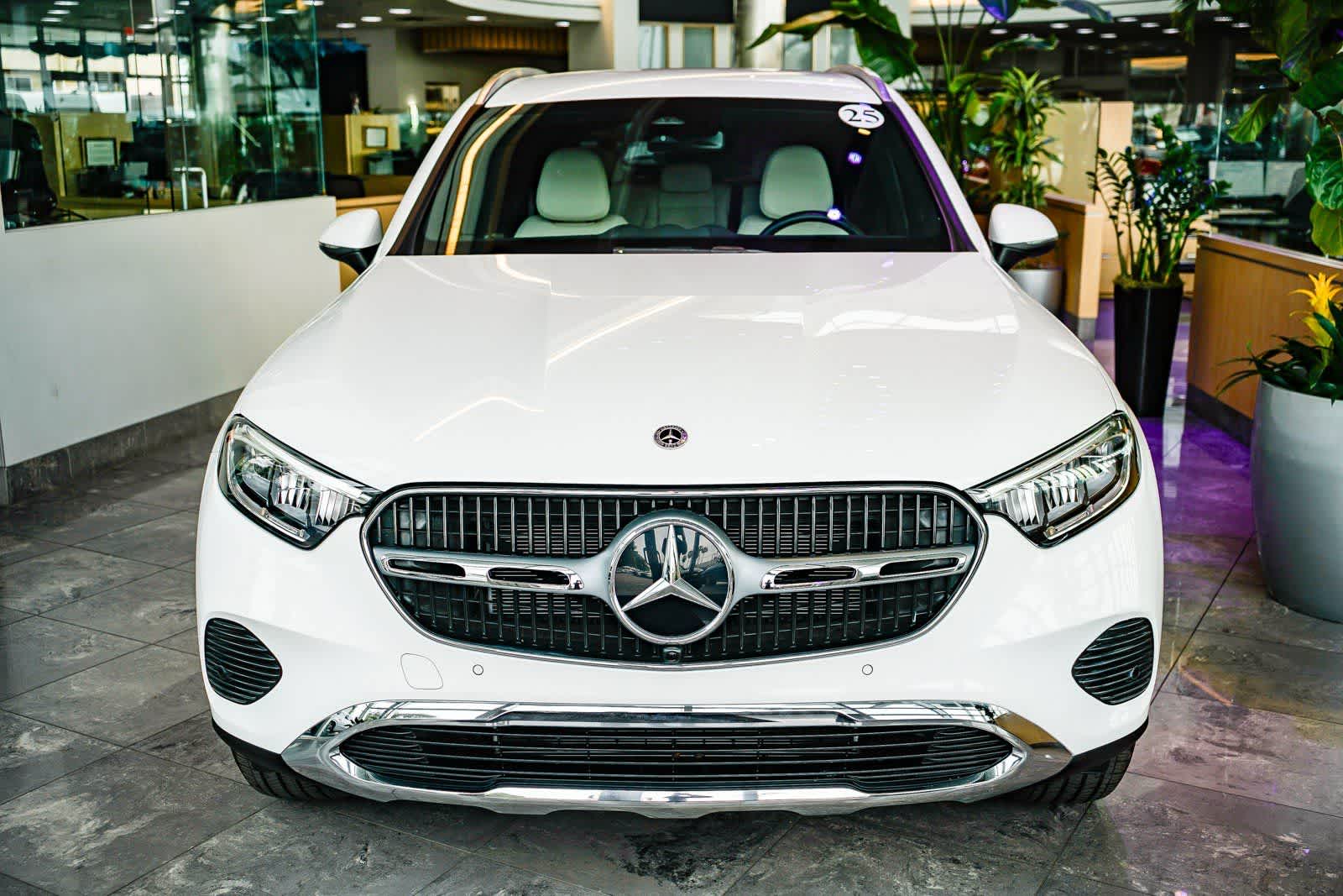 Thumbnail: 2025 Mercedes-Benz GLC - 6