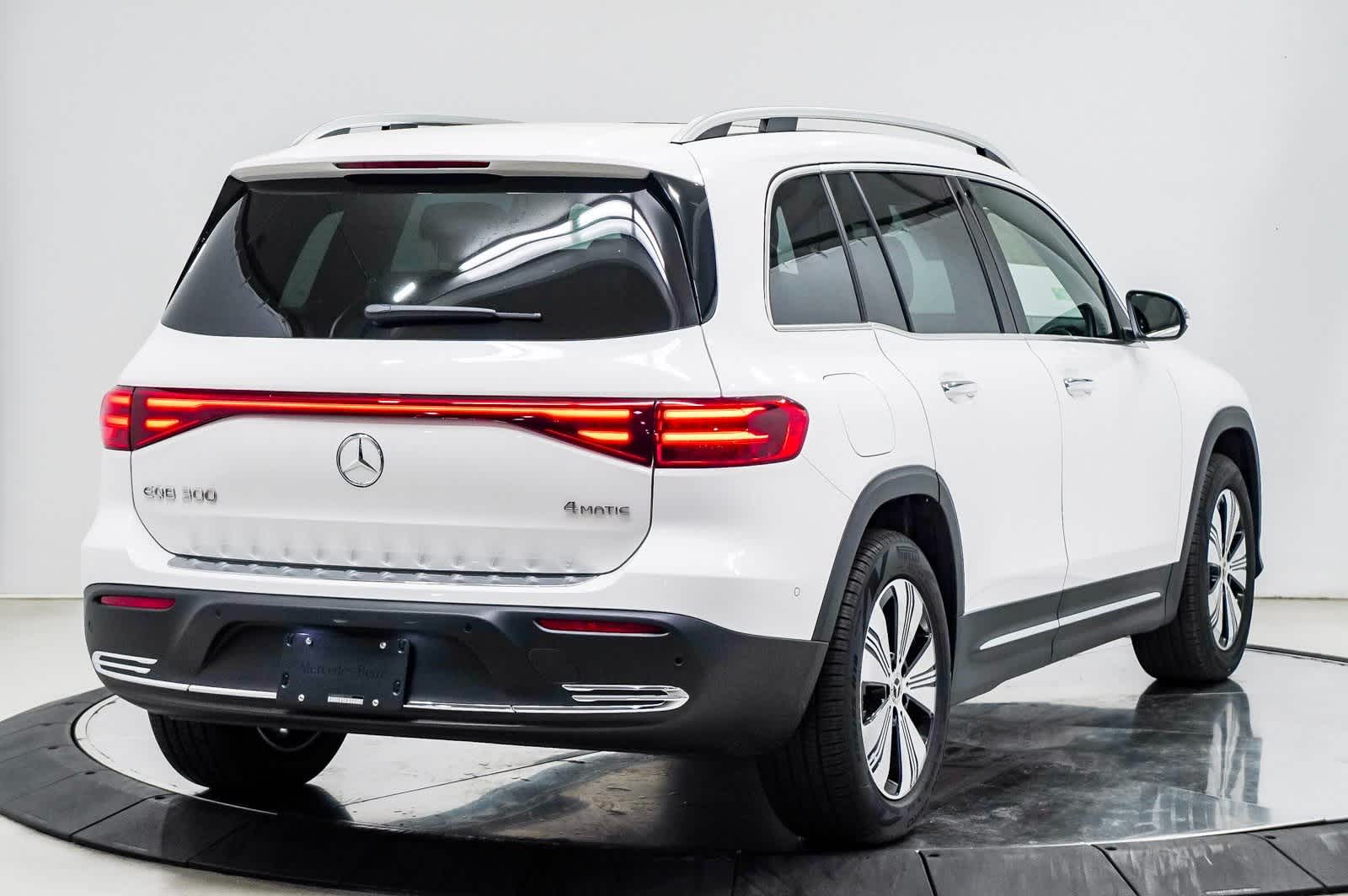 2024 Mercedes-Benz EQB 300 4