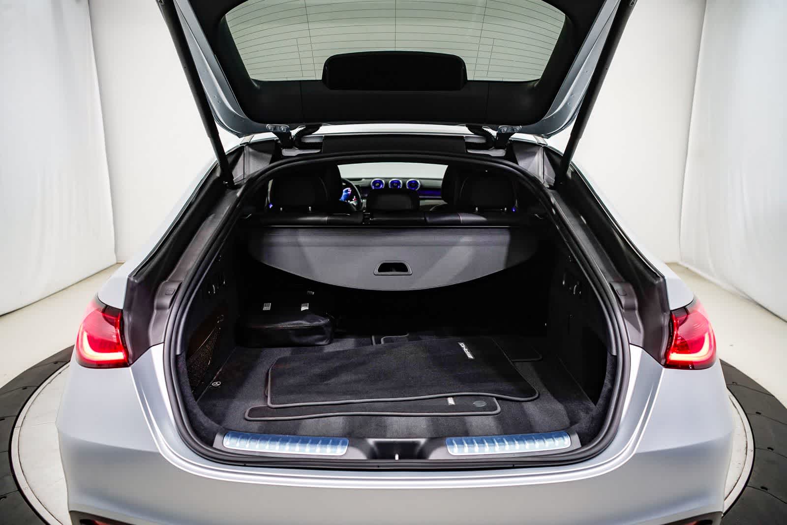 Thumbnail: 2025 Mercedes-Benz GL-Class - 26