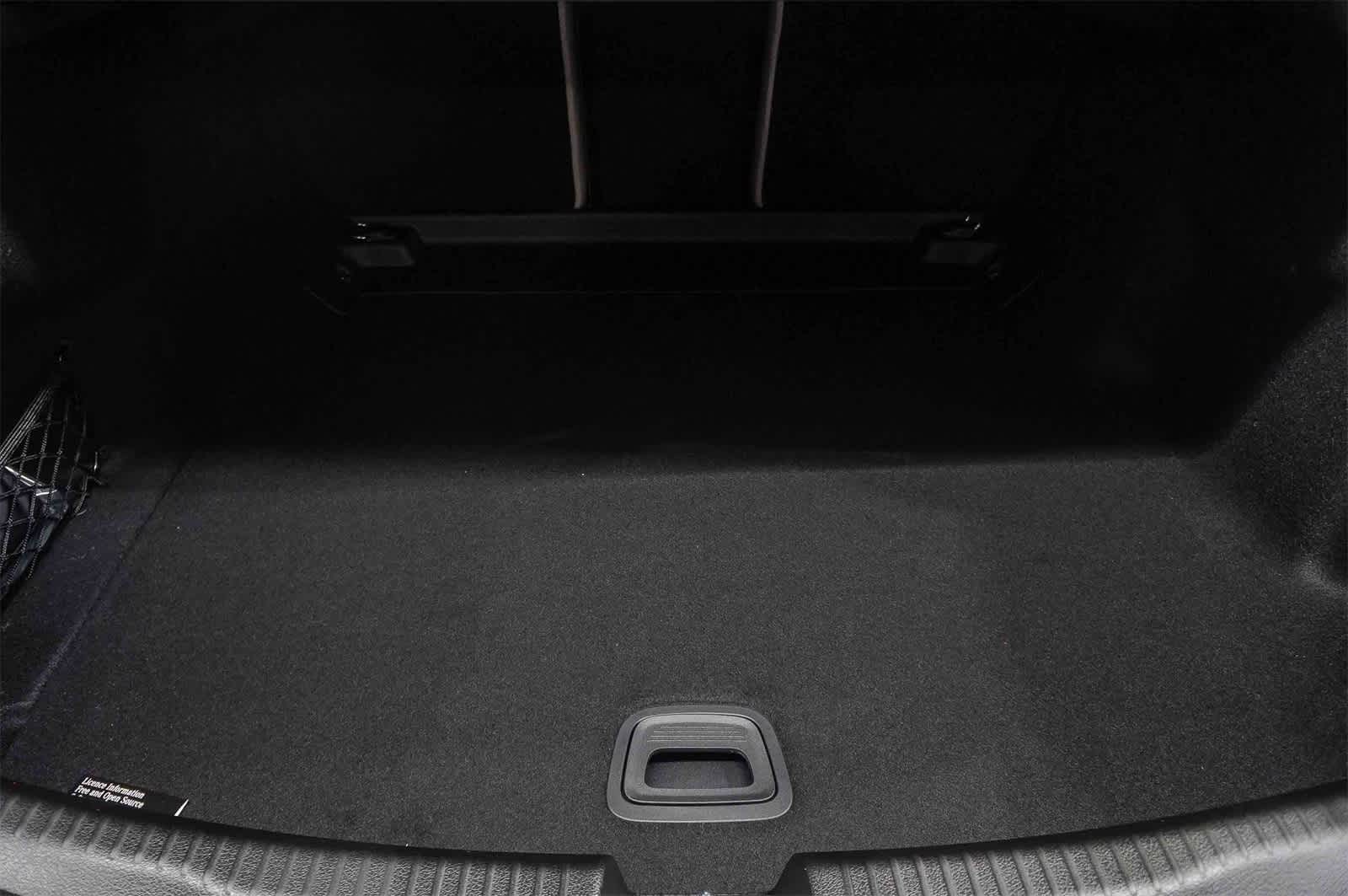 Thumbnail: 2025 Mercedes-Benz C-Class - 30