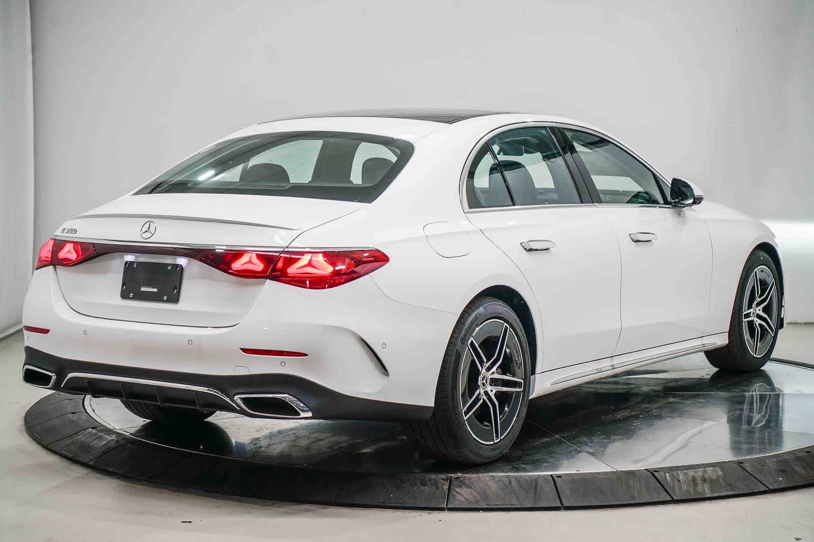Thumbnail: 2026 Mercedes-Benz E-Class - 4