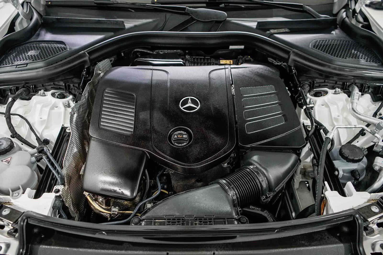 Thumbnail: 2025 Mercedes-Benz GLC - 28