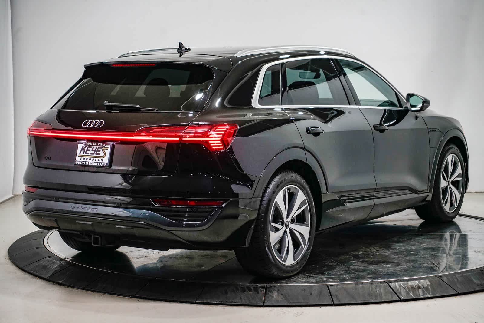 Thumbnail: 2024 Audi Q8 e-tron - 4