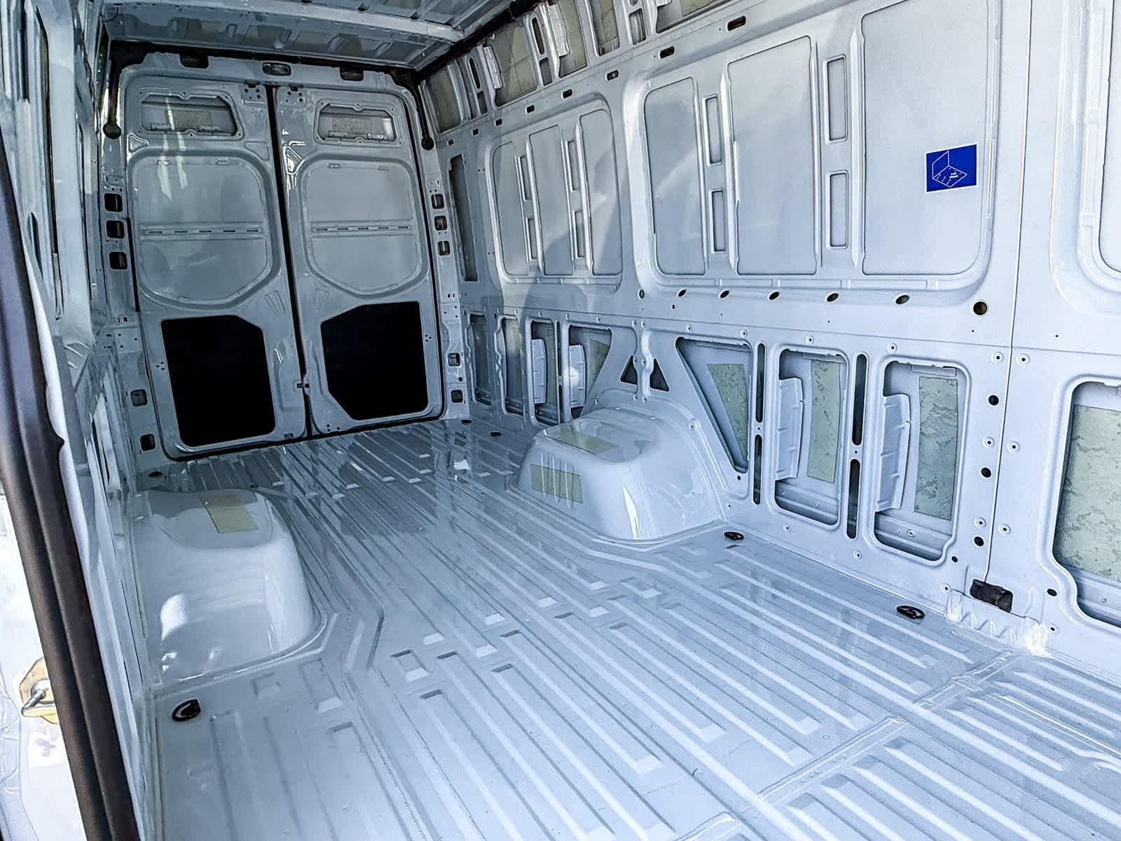 Thumbnail: 2025 Mercedes-Benz Sprinter - 28