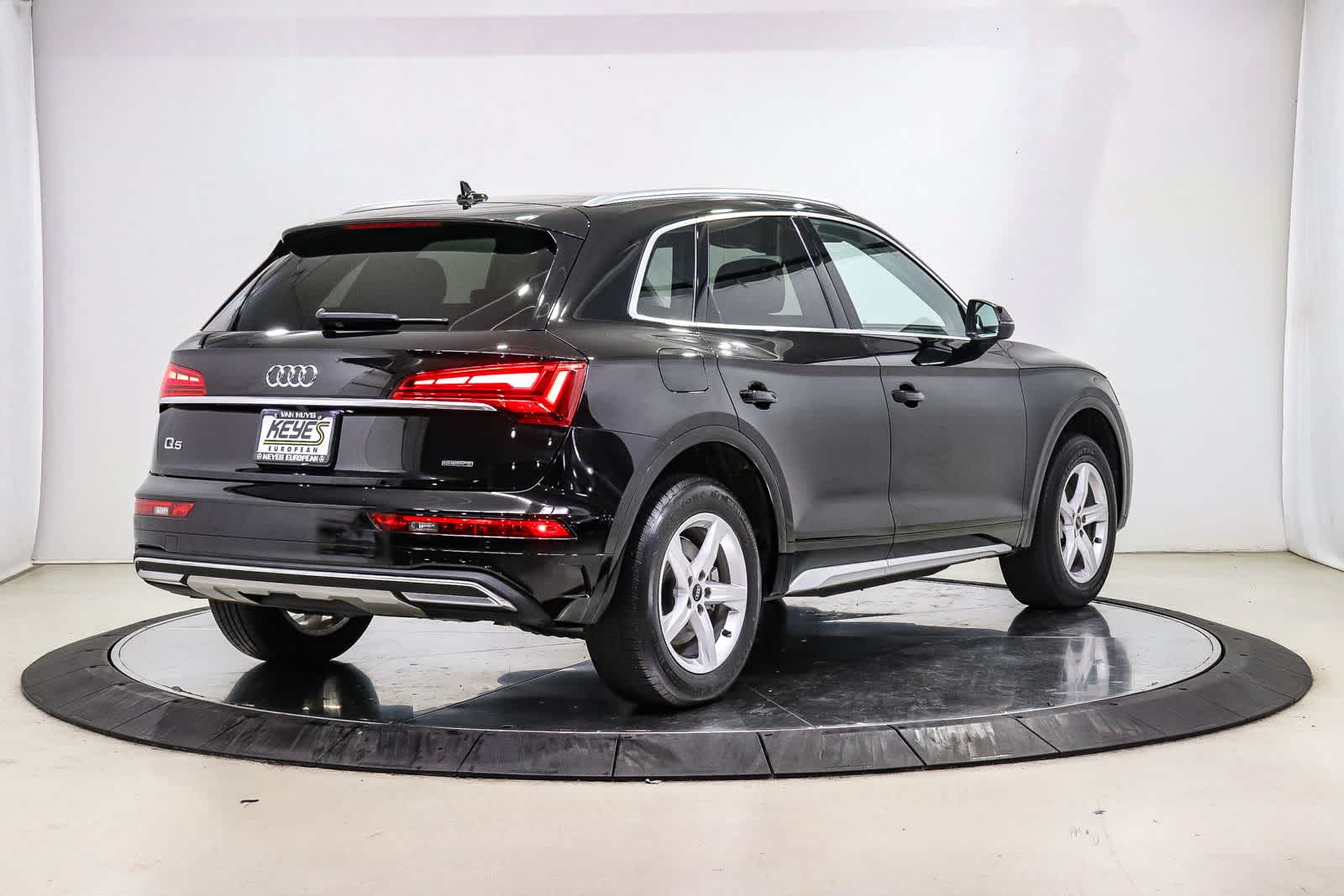 Thumbnail: 2023 Audi Q5 - 4