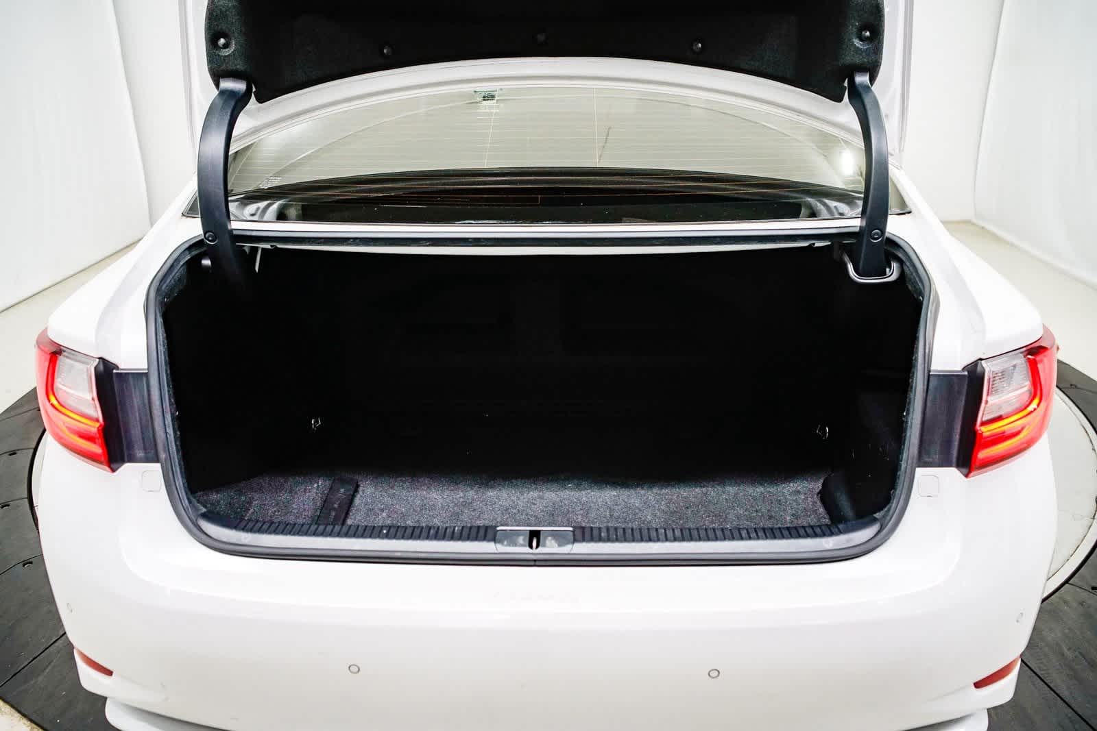 Thumbnail: 2017 Lexus ES - 27