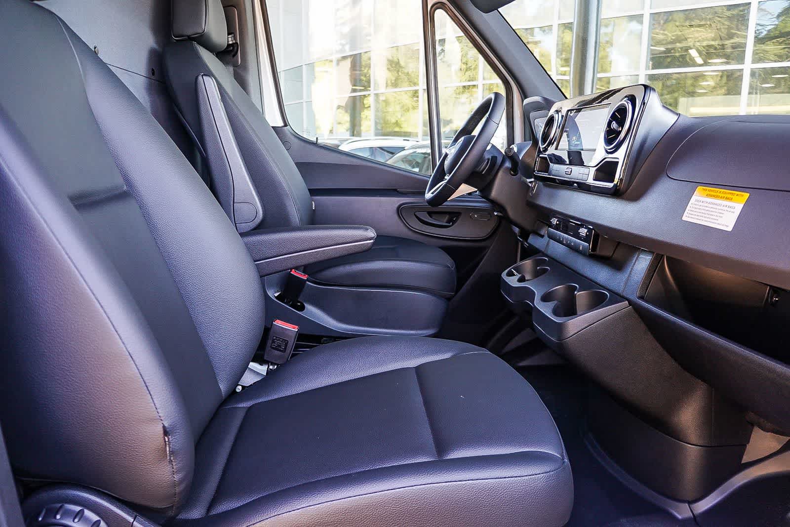 Thumbnail: 2024 Mercedes-Benz eSprinter - 19