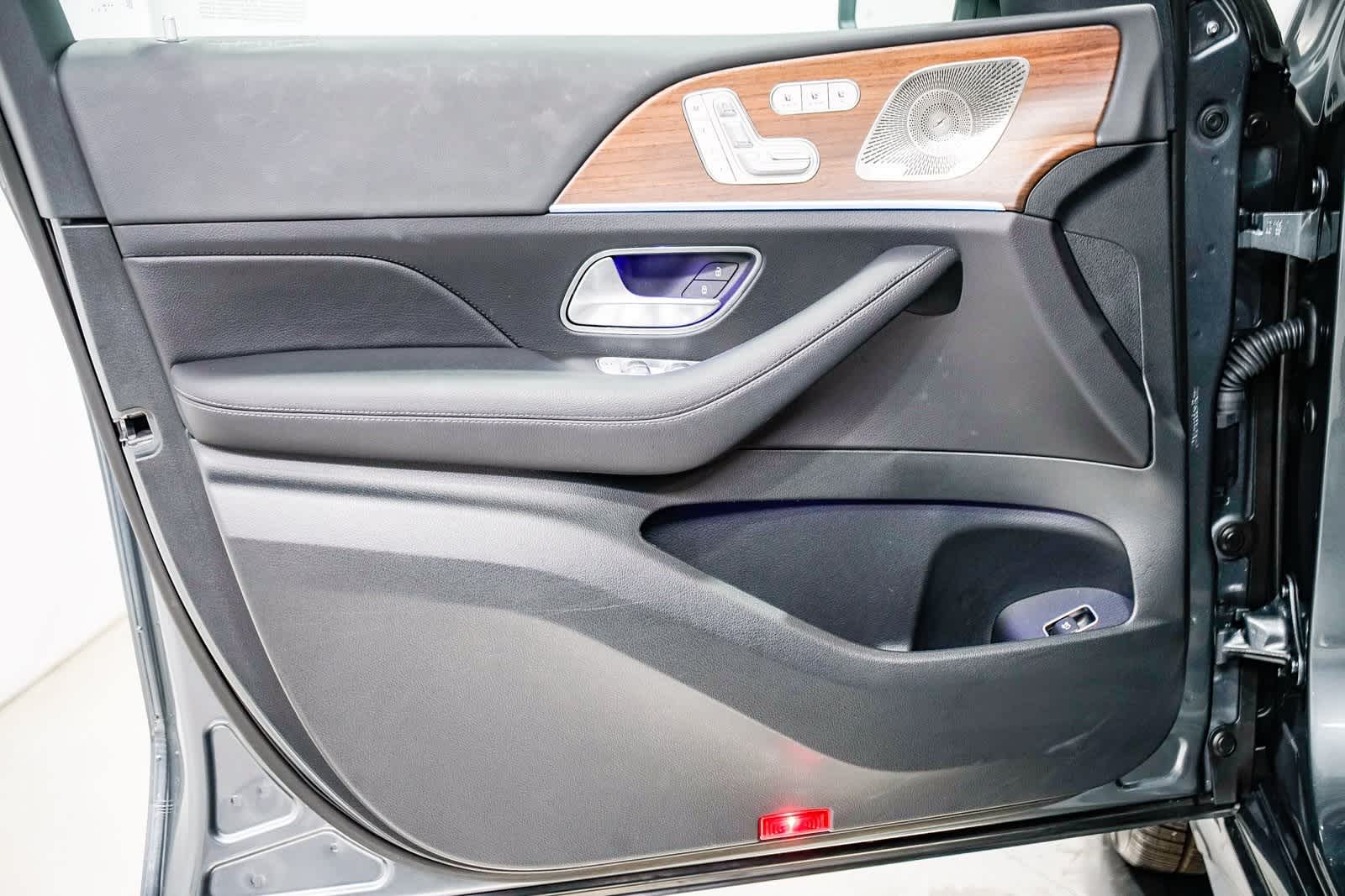 Thumbnail: 2025 Mercedes-Benz GLE - 19