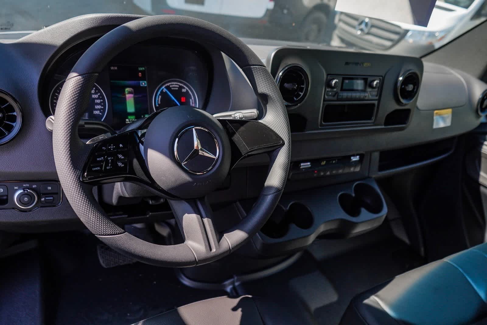 Thumbnail: 2024 Mercedes-Benz eSprinter - 13