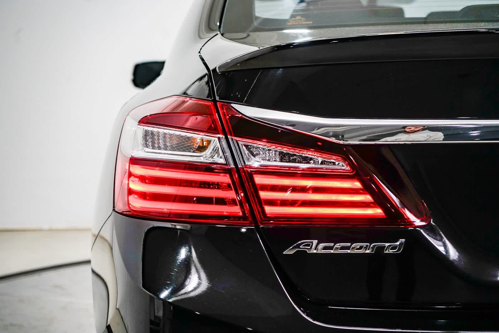 Thumbnail: 2016 Honda Accord - 9