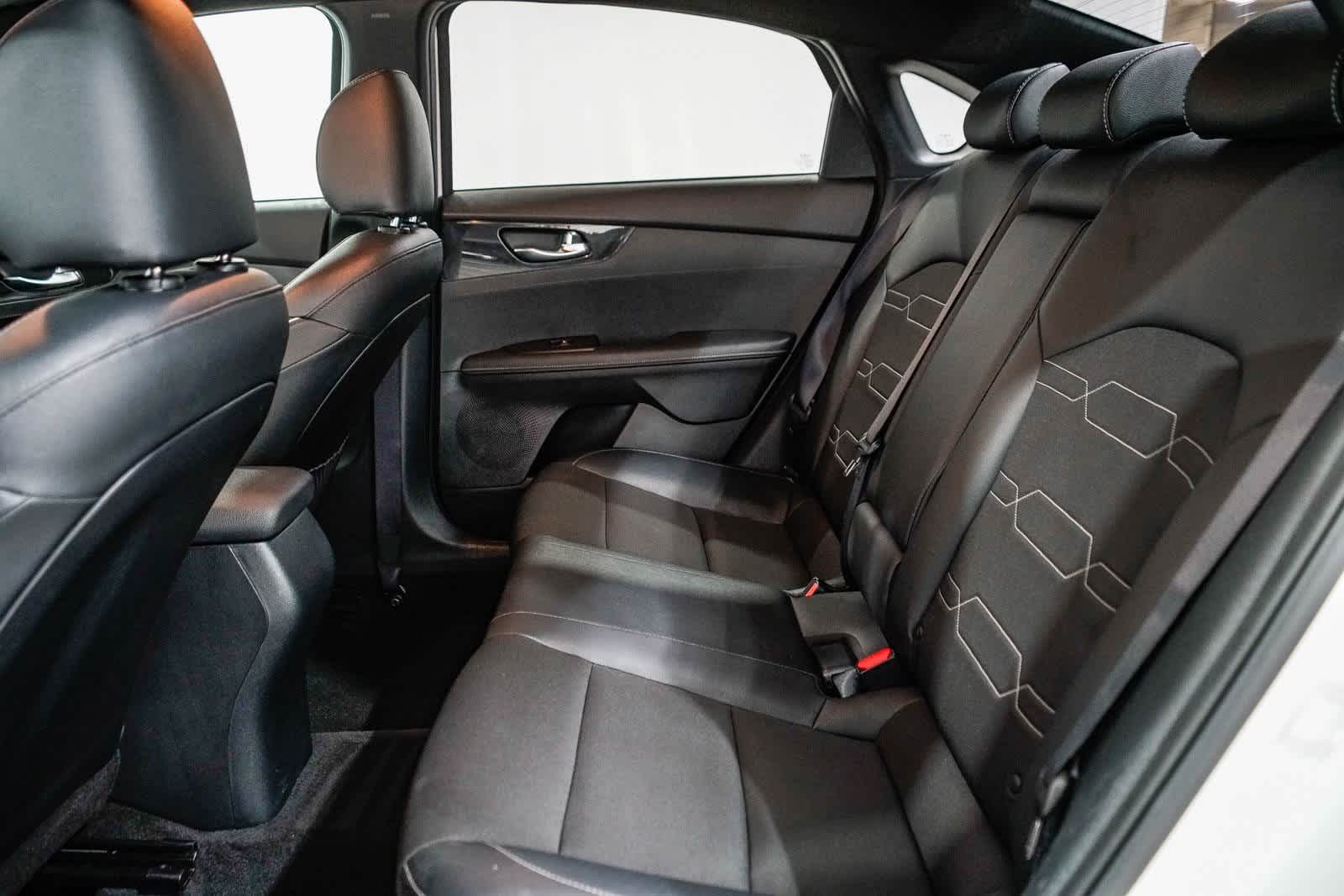 Thumbnail: 2024 Kia Forte - 17