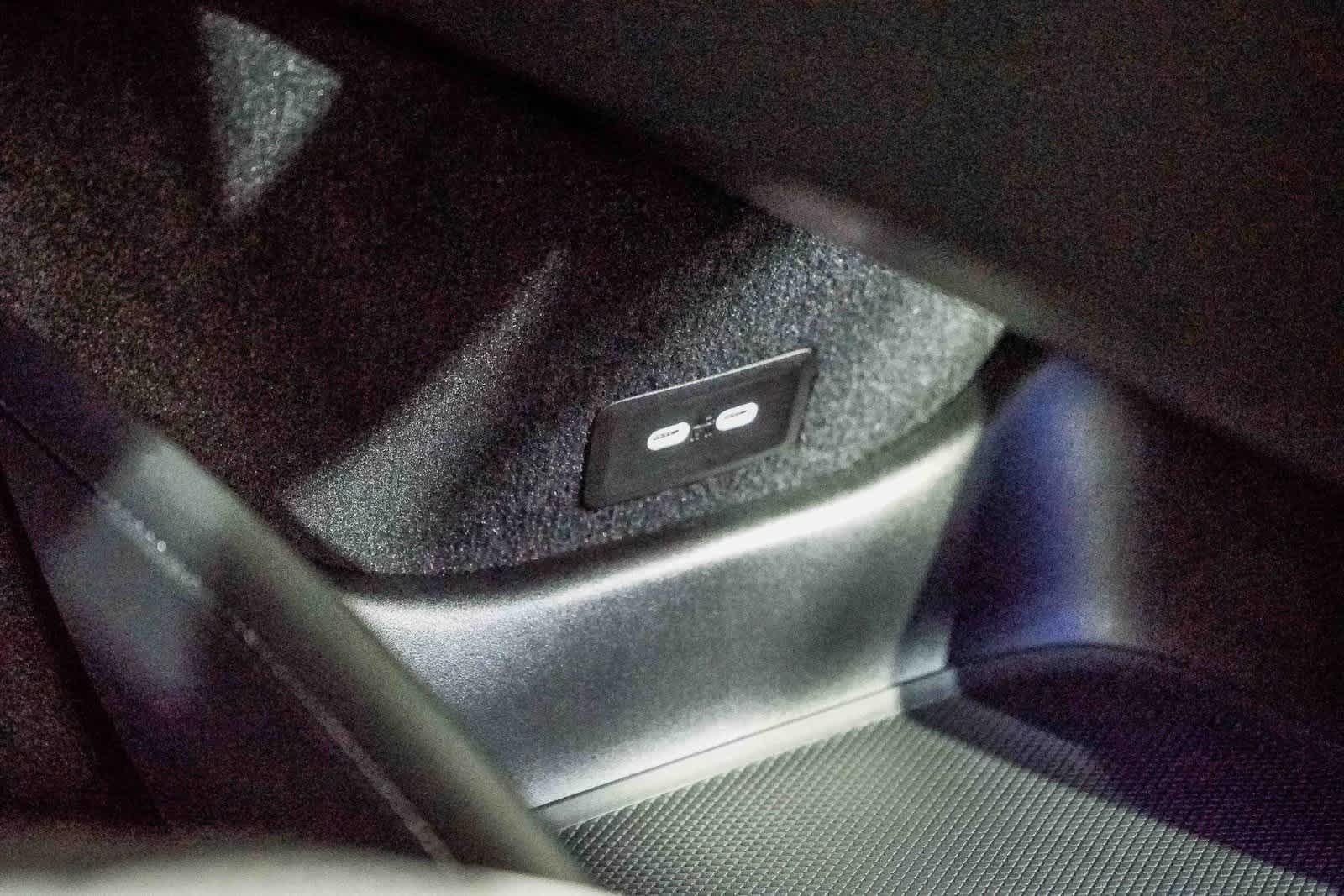 Thumbnail: 2023 Mercedes-Benz EQS - 22