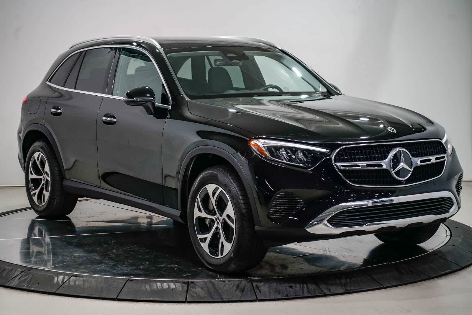 Thumbnail: 2025 Mercedes-Benz GLC - 4