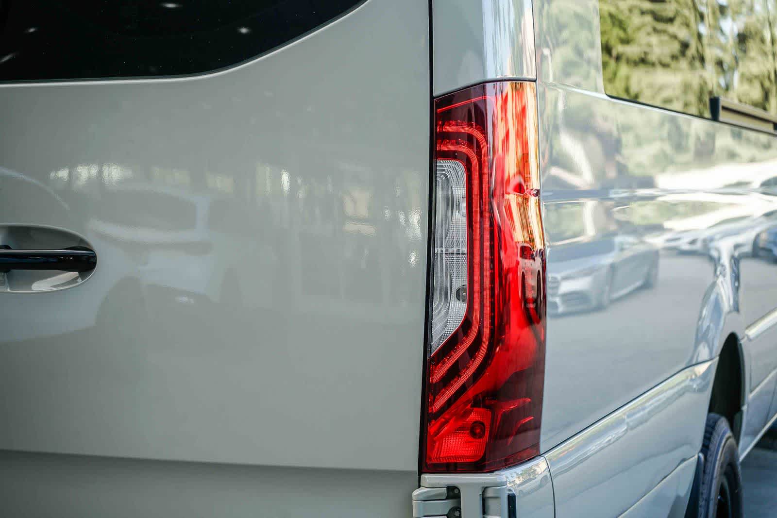 Thumbnail: 2025 Mercedes-Benz Sprinter - 9