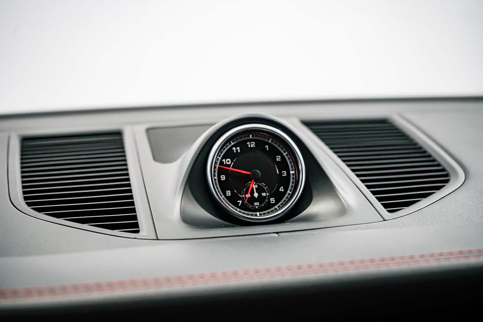 Thumbnail: 2020 Porsche Macan - 23