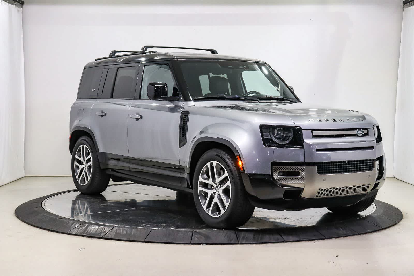 Thumbnail: 2021 Land Rover Defender - 4