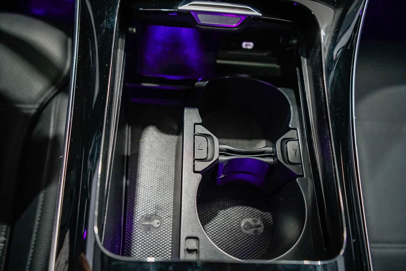 Thumbnail: 2023 Mercedes-Benz C-Class - 22