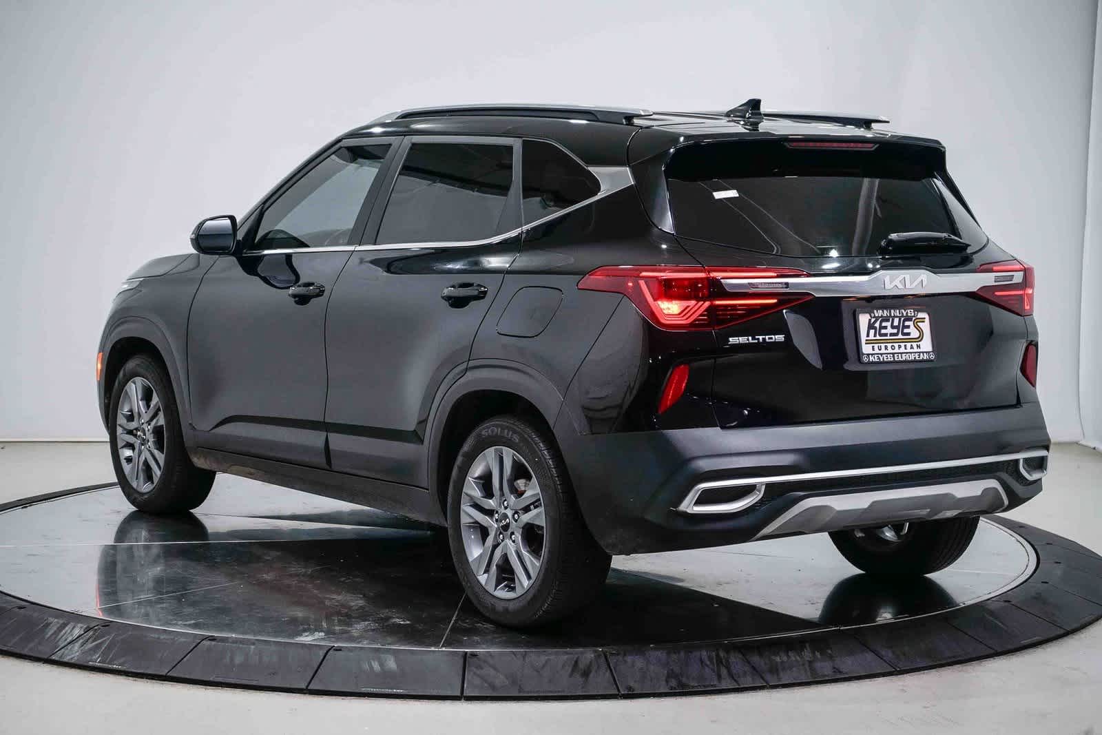 Thumbnail: 2023 Kia Seltos - 2