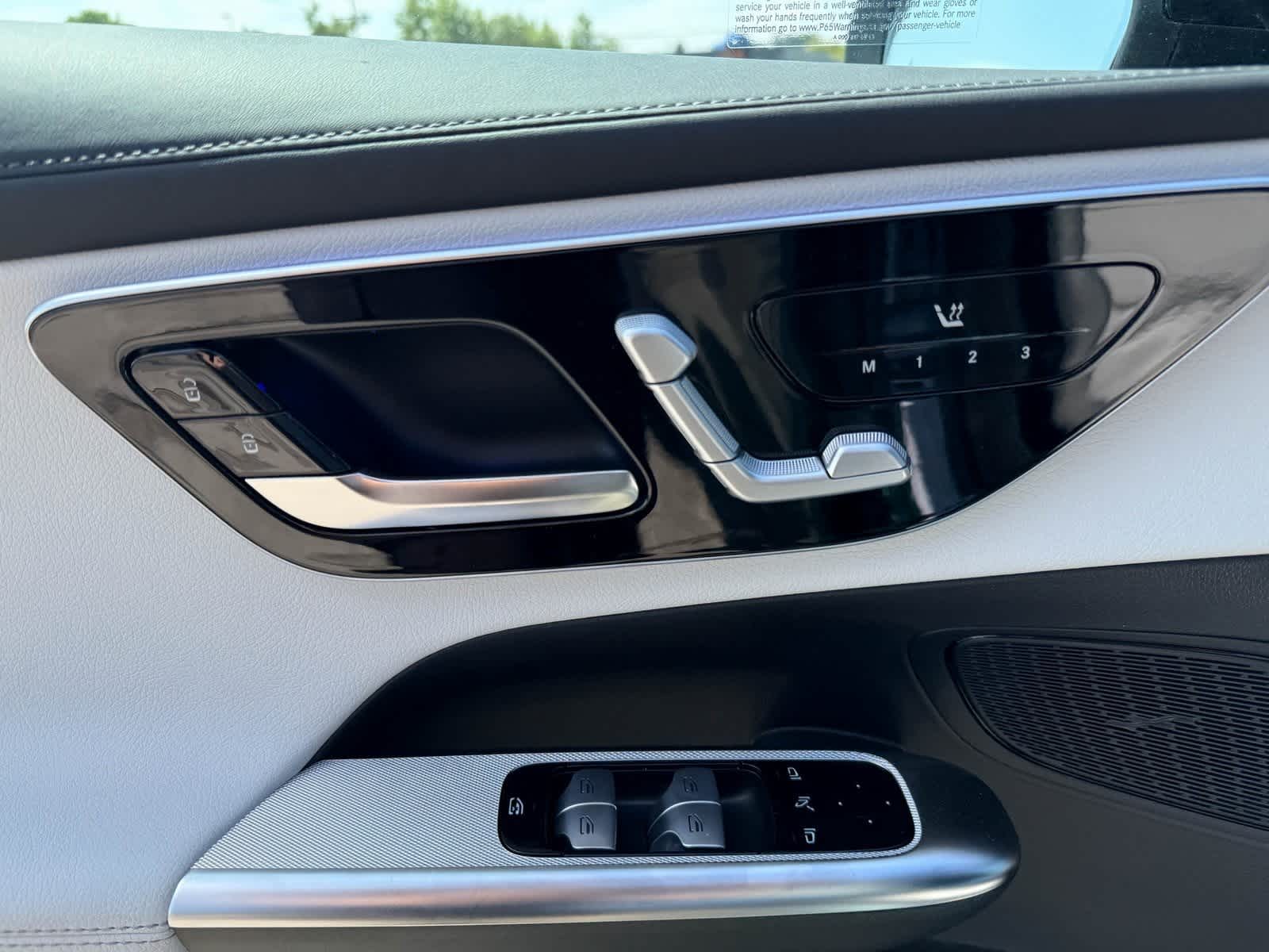 Thumbnail: 2025 Mercedes-Benz GLC - 23