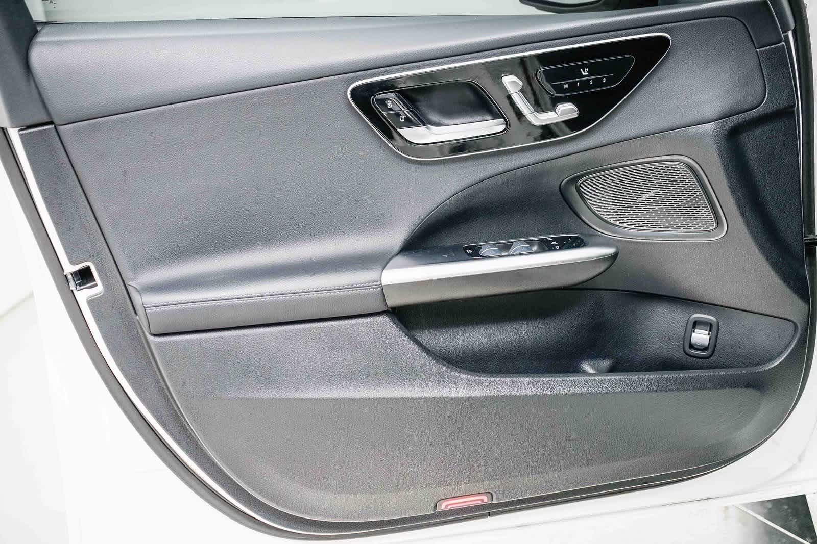 Thumbnail: 2022 Mercedes-Benz C-Class - 19