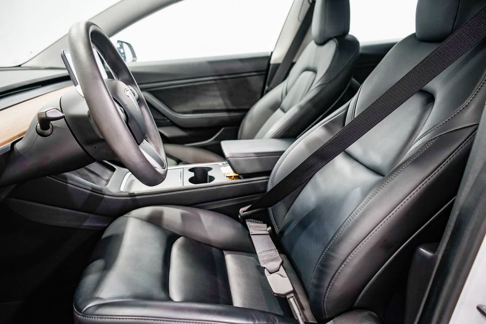 Thumbnail: 2021 Tesla Model 3 - 17