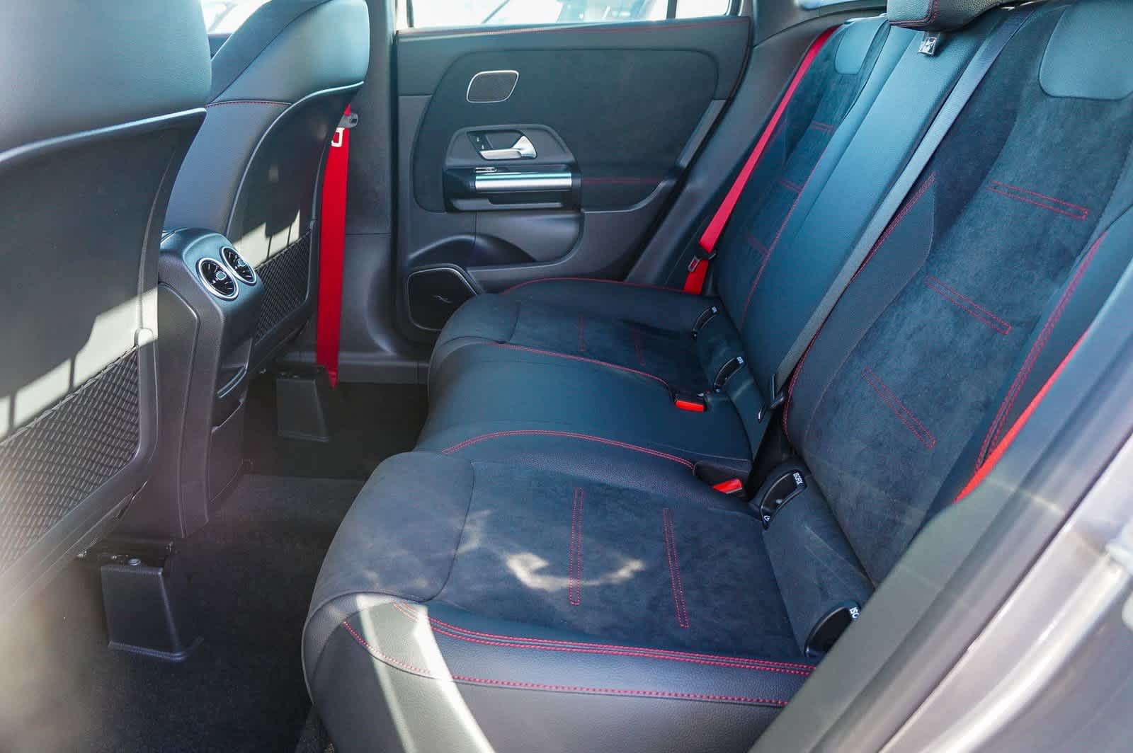 Thumbnail: 2025 Mercedes-Benz GLA - 17