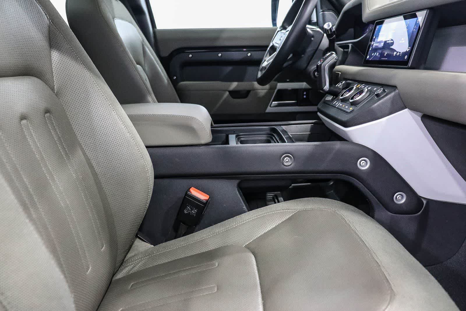 Thumbnail: 2020 Land Rover Defender - 16