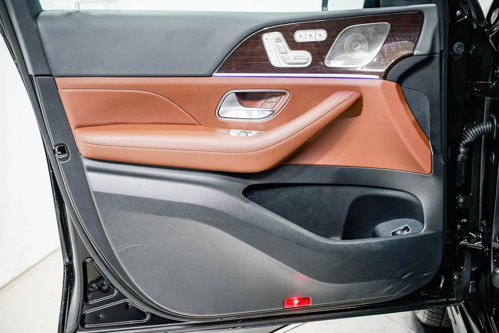 Thumbnail: 2025 Mercedes-Benz GLS - 20