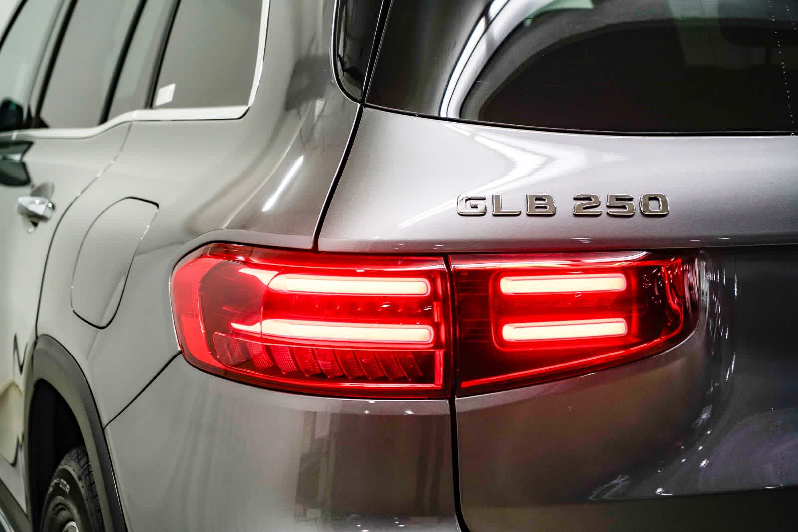 Thumbnail: 2026 Mercedes-Benz GLB - 9