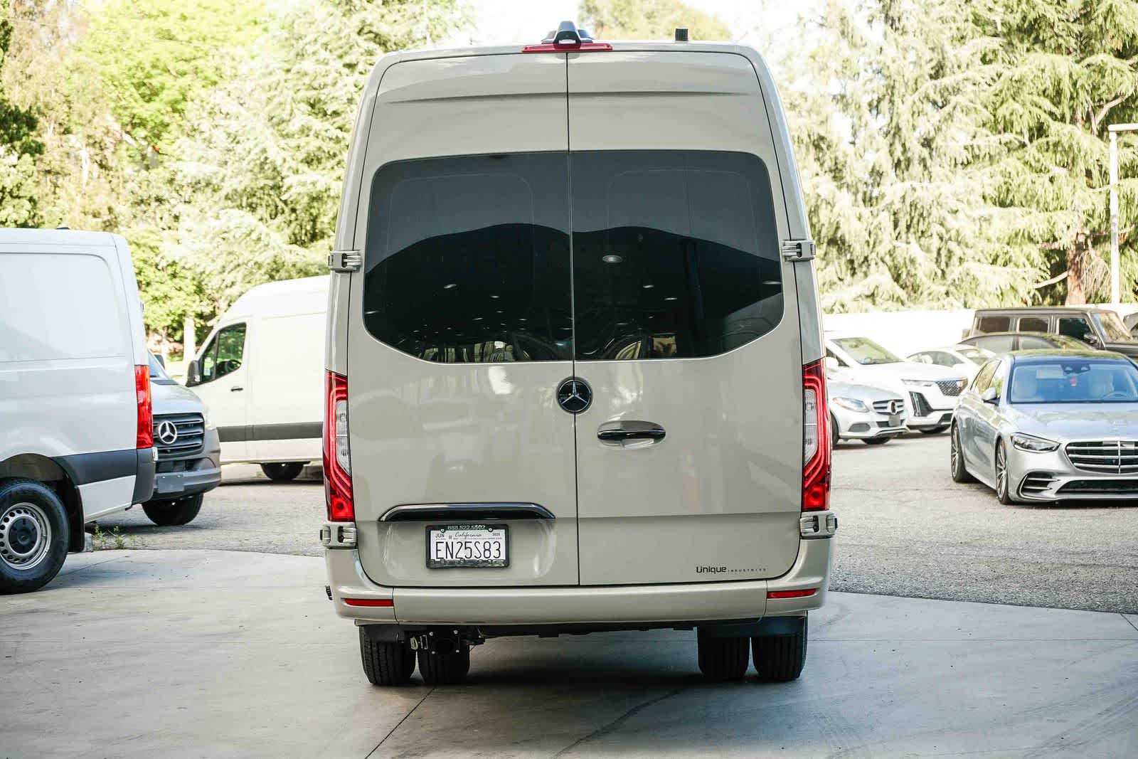 Thumbnail: 2025 Mercedes-Benz Sprinter - 3