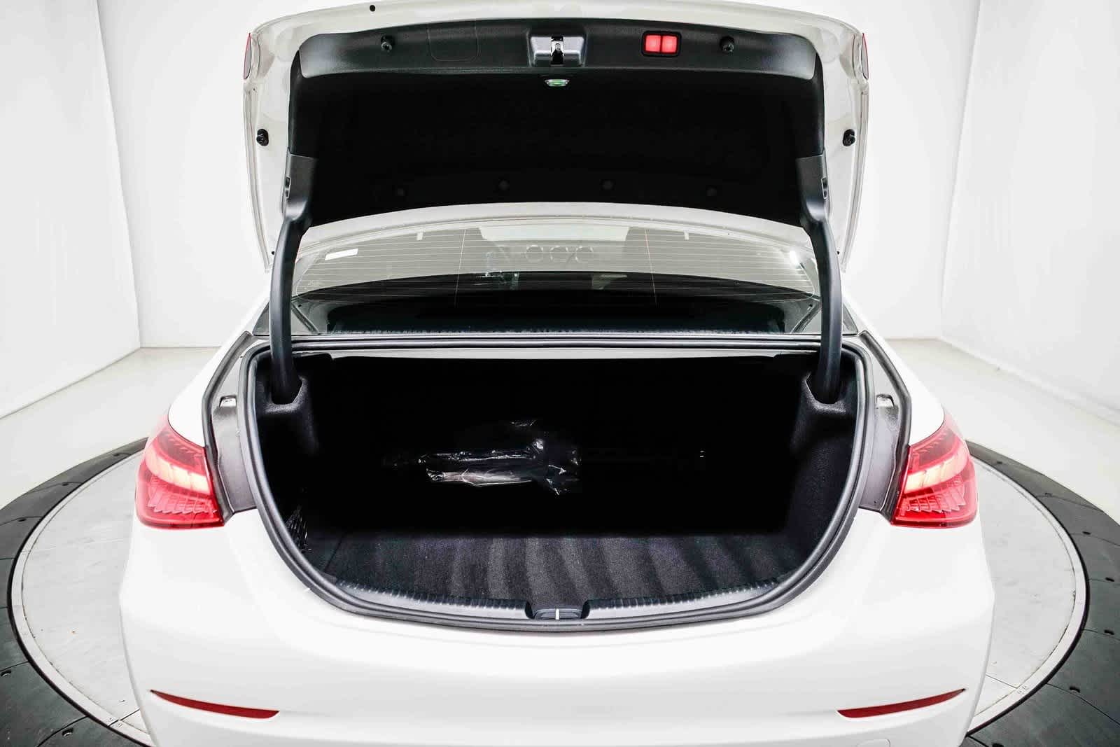 Thumbnail: 2022 Mercedes-Benz C-Class - 27