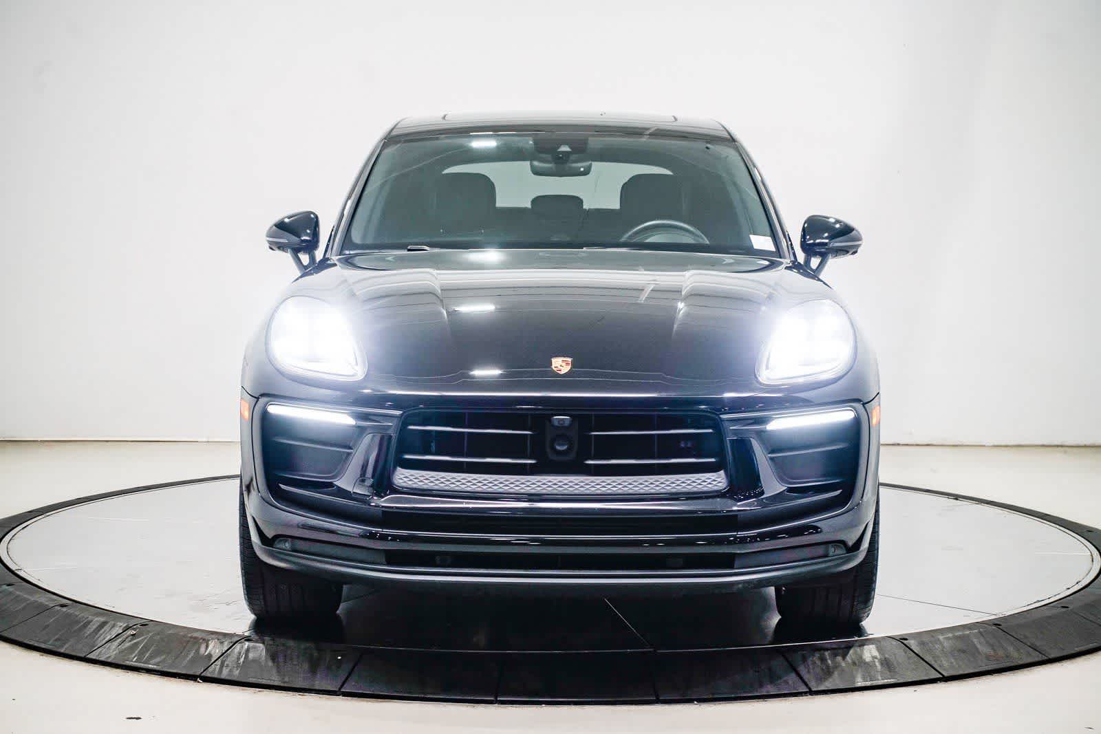 Thumbnail: 2024 Porsche Macan - 6