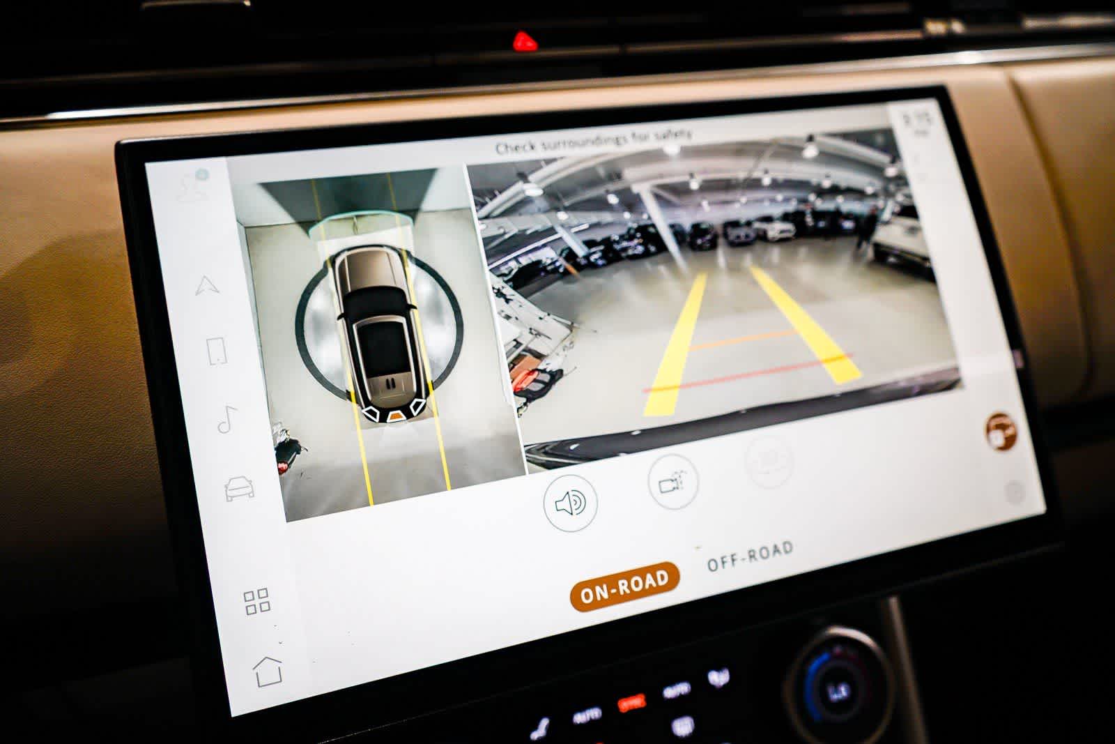 Thumbnail: 2023 Land Rover Range Rover - 24