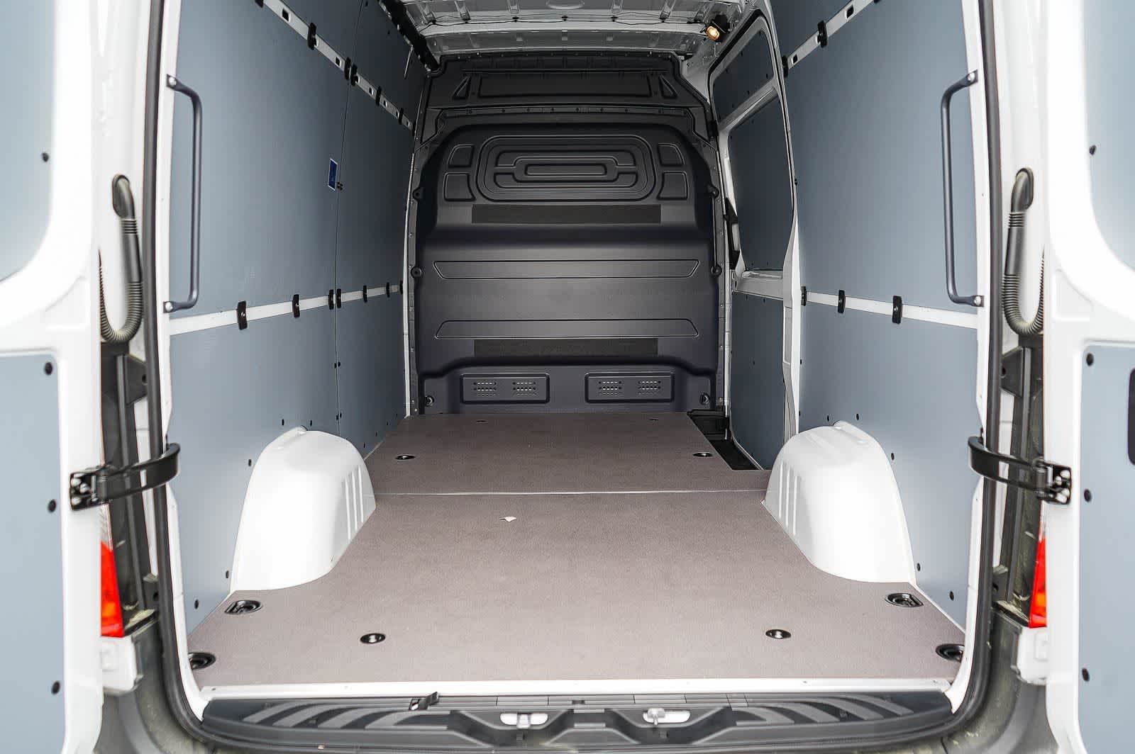 Thumbnail: 2026 Mercedes-Benz Sprinter - 18