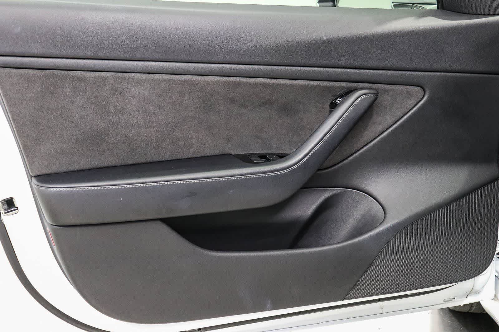 Thumbnail: 2018 Tesla Model 3 - 22
