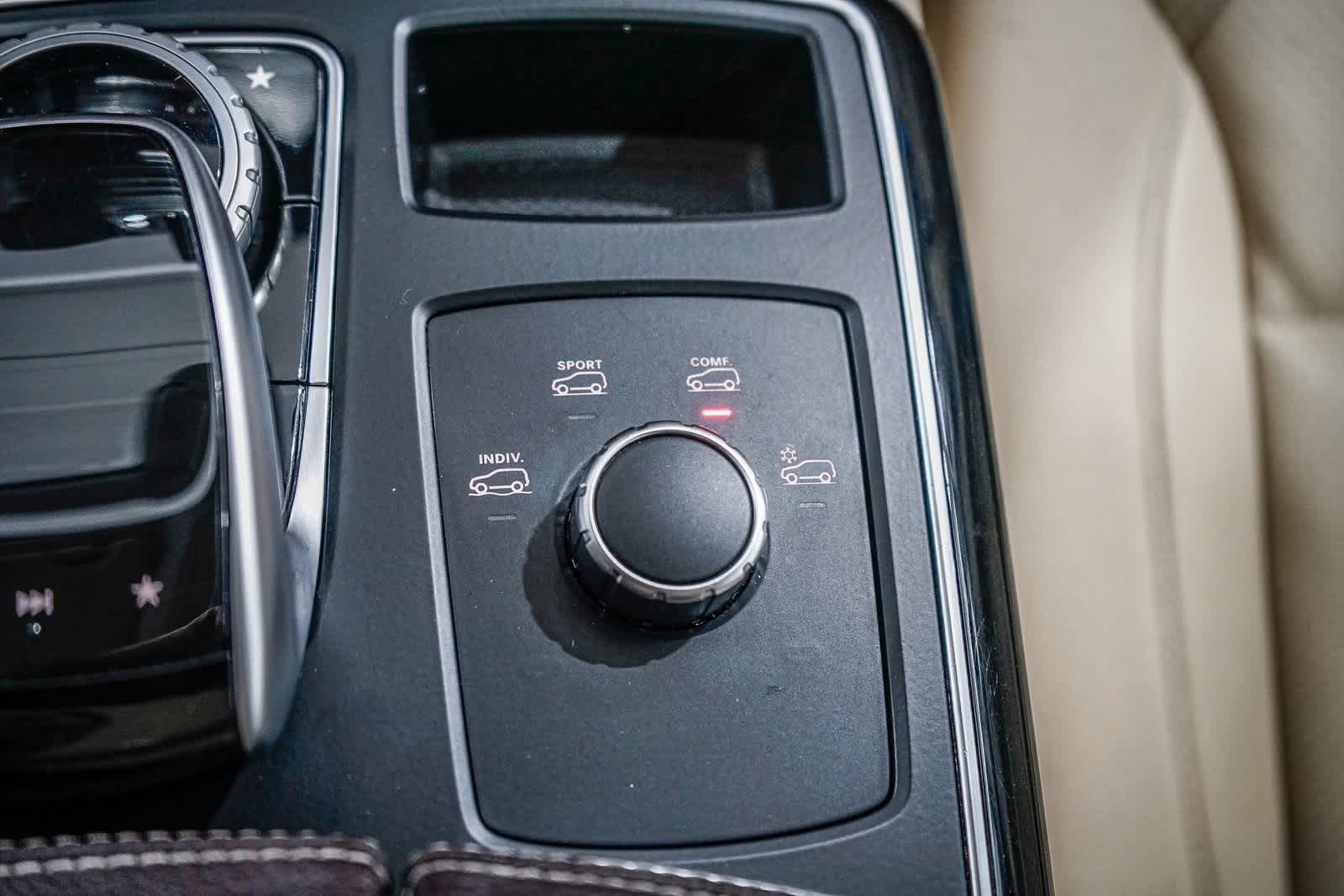 Thumbnail: 2017 Mercedes-Benz GLE - 23