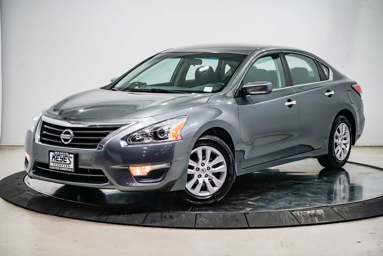 2015 Nissan Altima S -
                  Van Nuys, CA