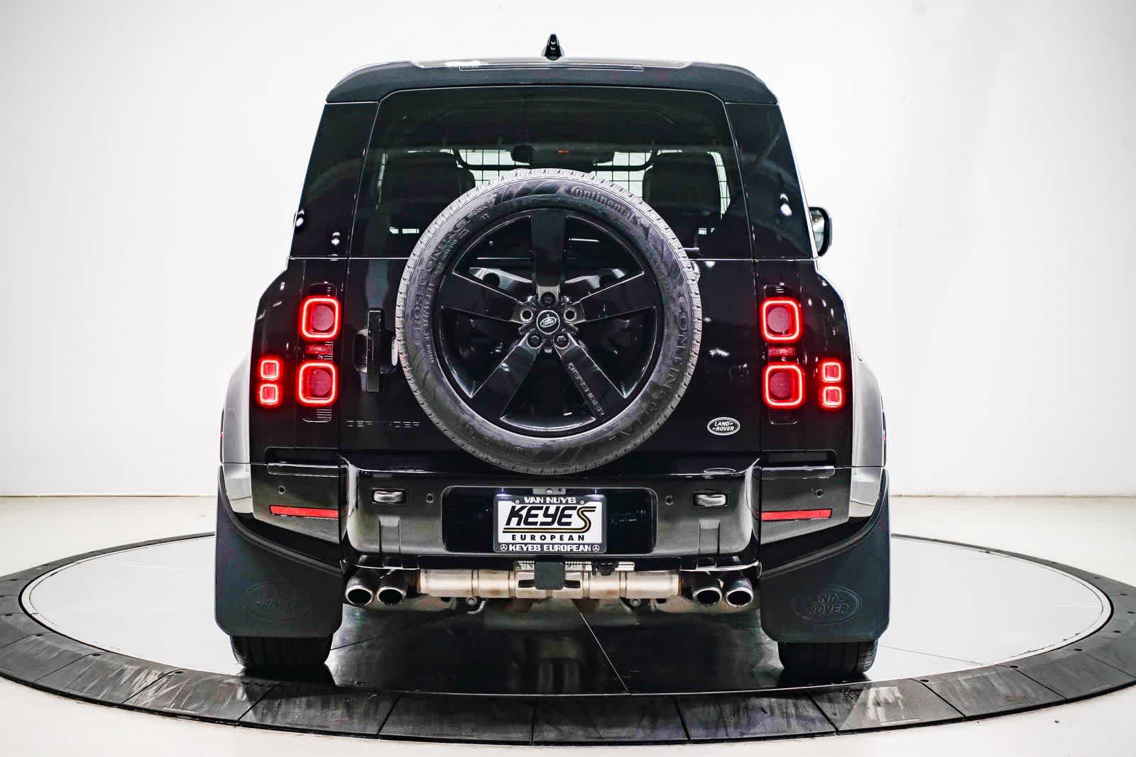 Thumbnail: 2023 Land Rover Defender - 3