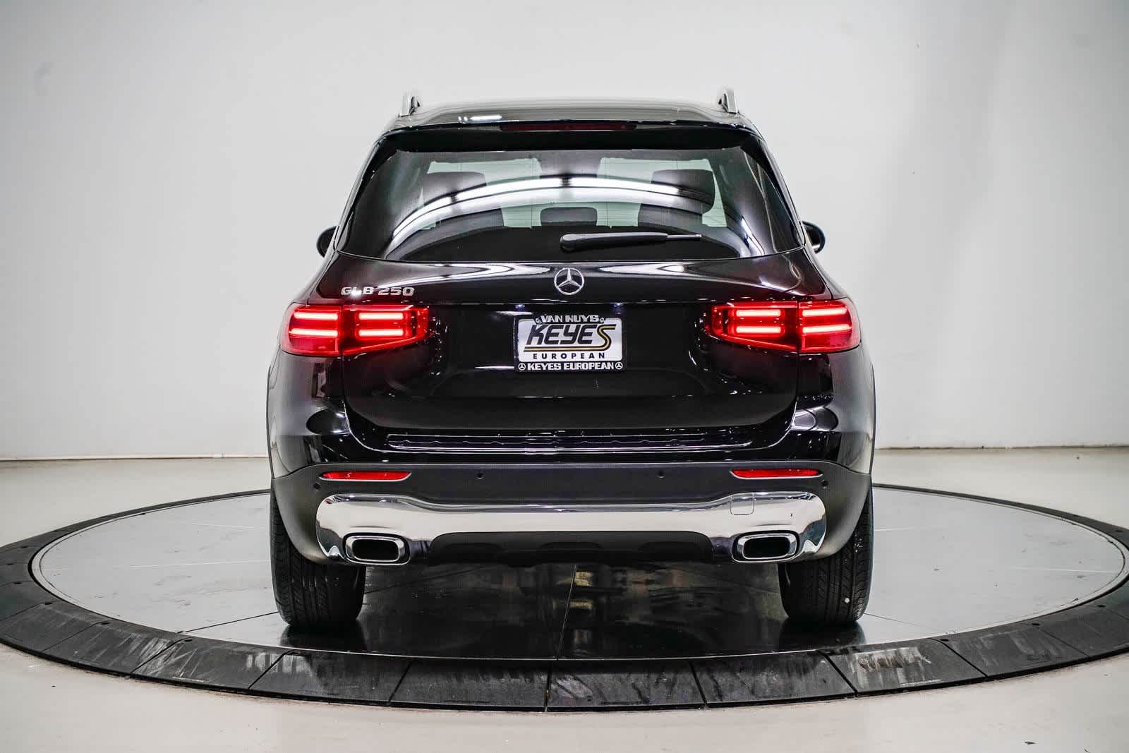 Thumbnail: 2025 Mercedes-Benz GLB - 3