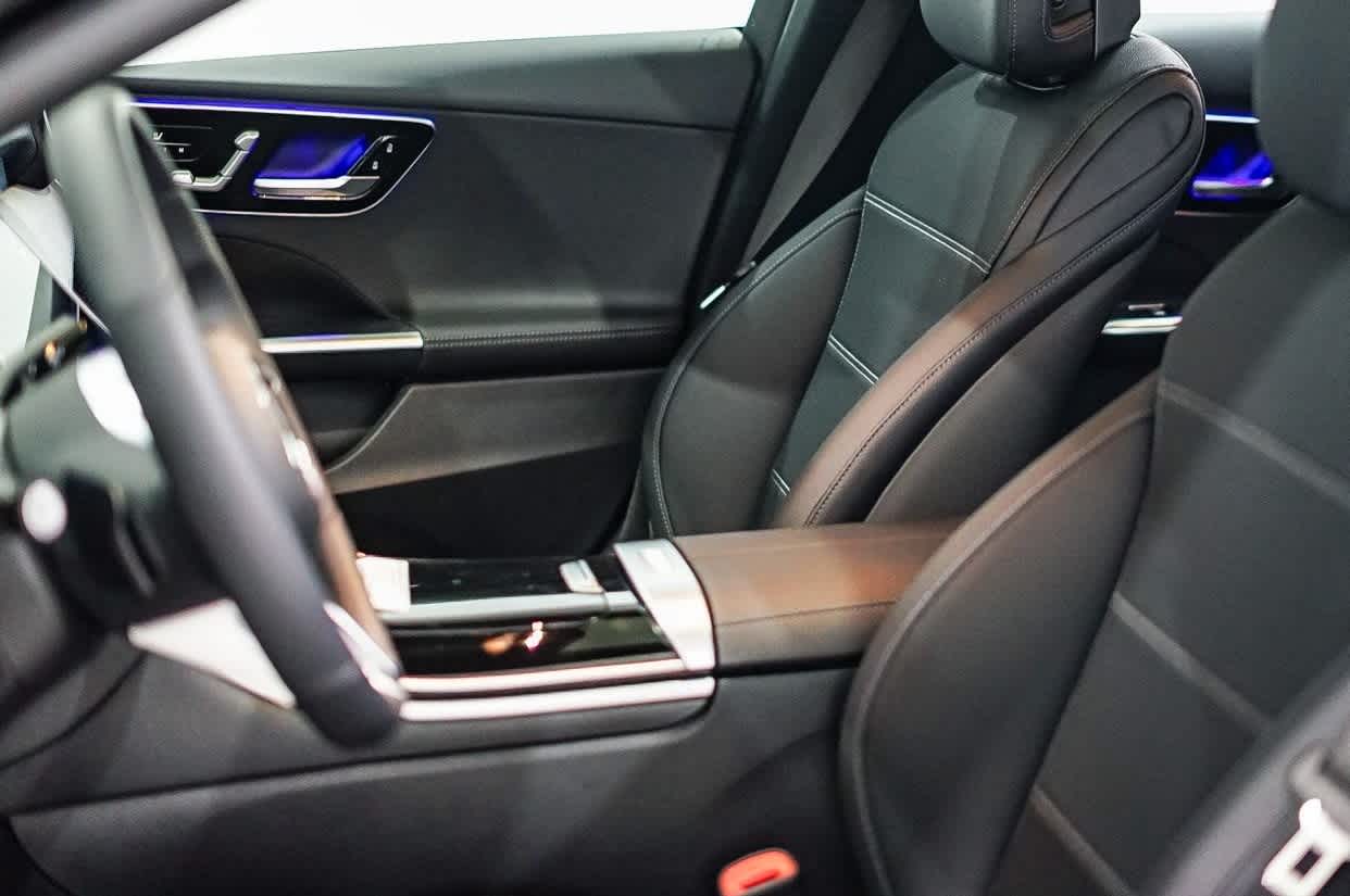 Thumbnail: 2025 Mercedes-Benz C-Class - 18