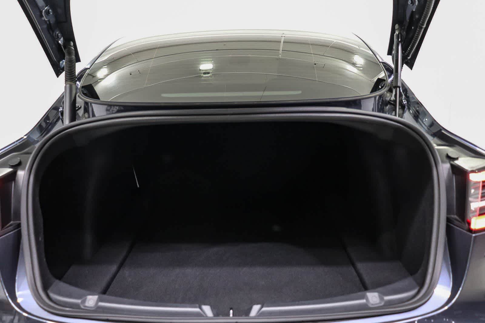 Thumbnail: 2023 Tesla Model 3 - 27