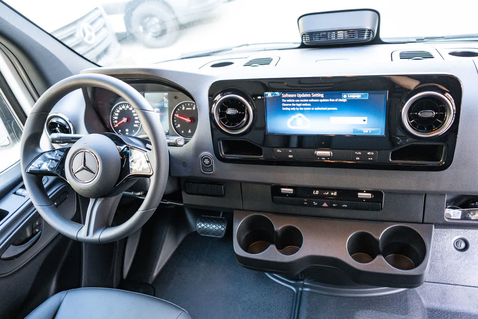 Thumbnail: 2026 Mercedes-Benz Sprinter - 12