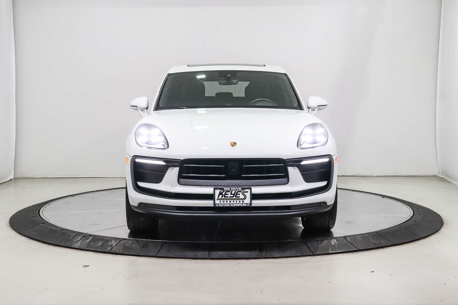 Thumbnail: 2024 Porsche Macan - 6