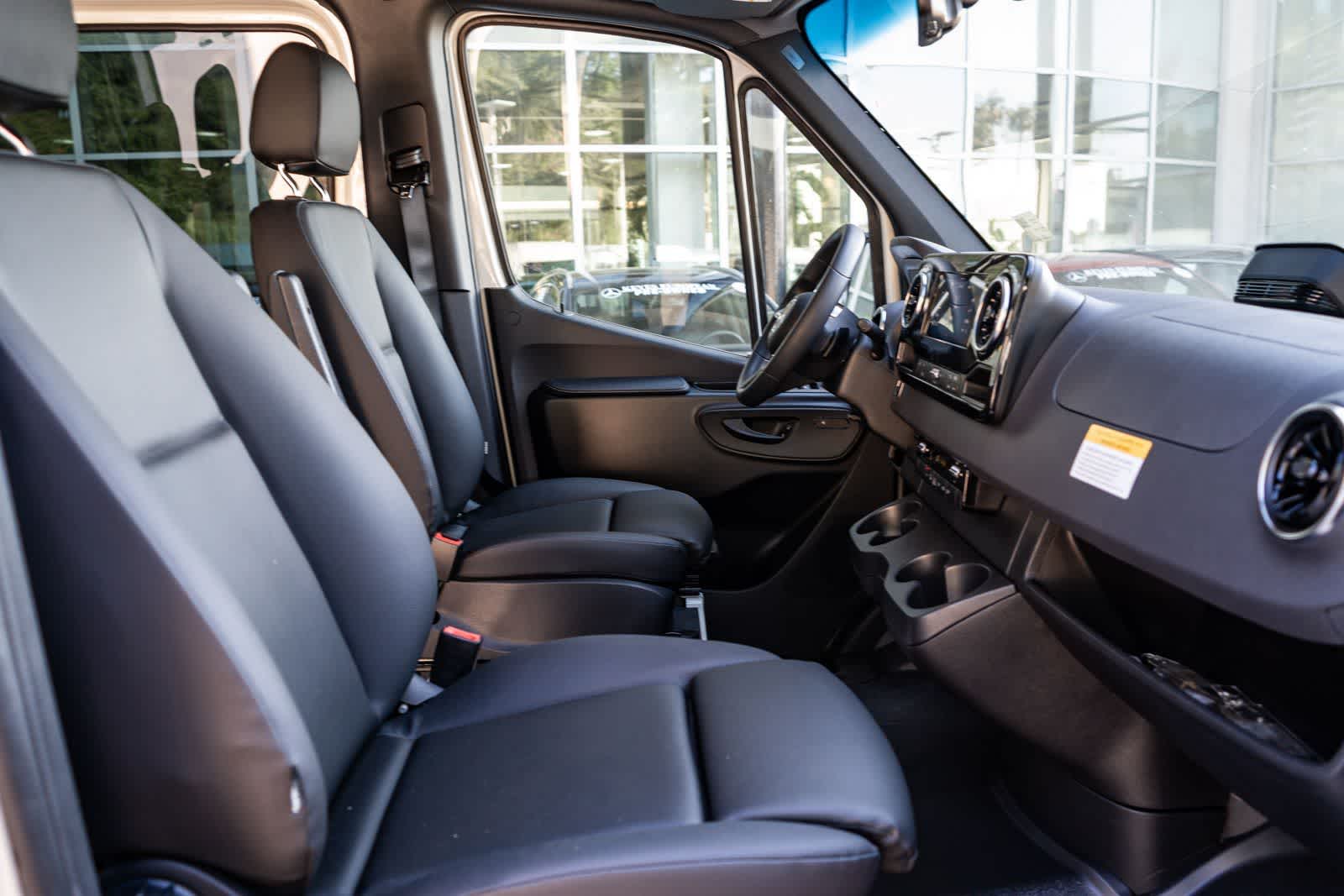 Thumbnail: 2026 Mercedes-Benz Sprinter - 20